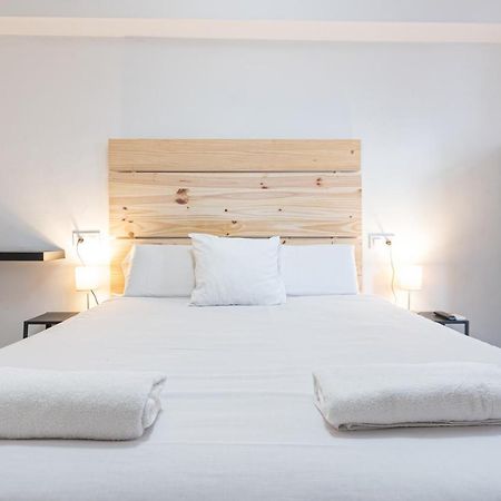 Hostel Easy Sants By Bossh! (Adults Only) Barcelona Exterior foto