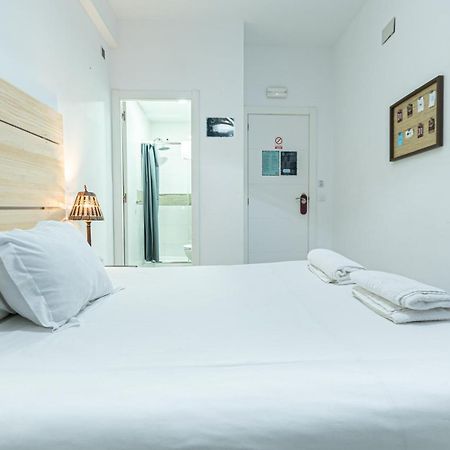 Hostel Easy Sants By Bossh! (Adults Only) Barcelona Exterior foto