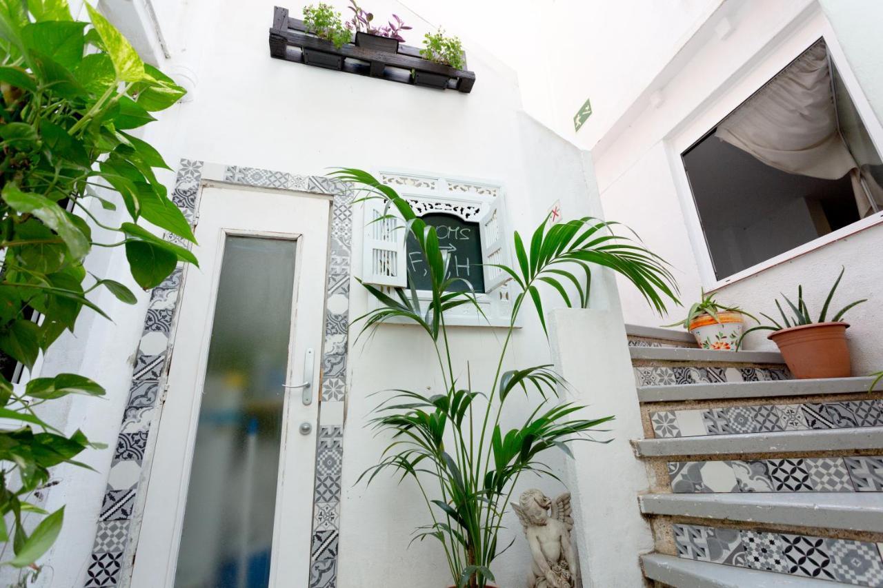 Hostel Easy Sants By Bossh! (Adults Only) Barcelona Exterior foto