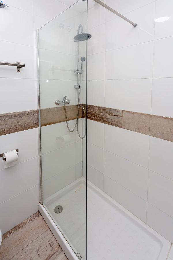 Hostel Easy Sants By Bossh! (Adults Only) Barcelona Exterior foto