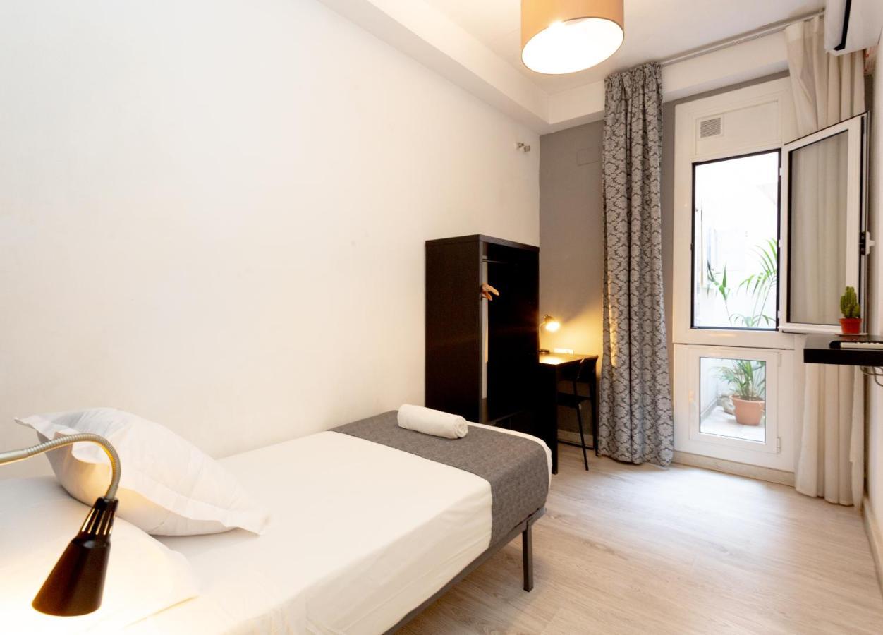 Hostel Easy Sants By Bossh! (Adults Only) Barcelona Exterior foto
