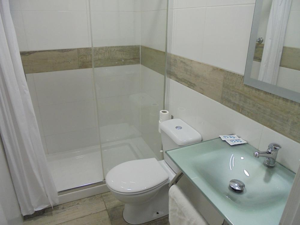 Hostel Easy Sants By Bossh! (Adults Only) Barcelona Exterior foto
