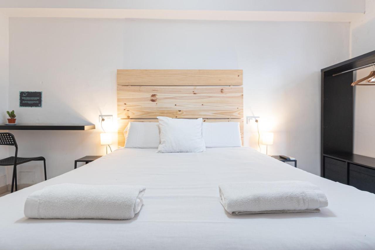 Hostel Easy Sants By Bossh! (Adults Only) Barcelona Exterior foto