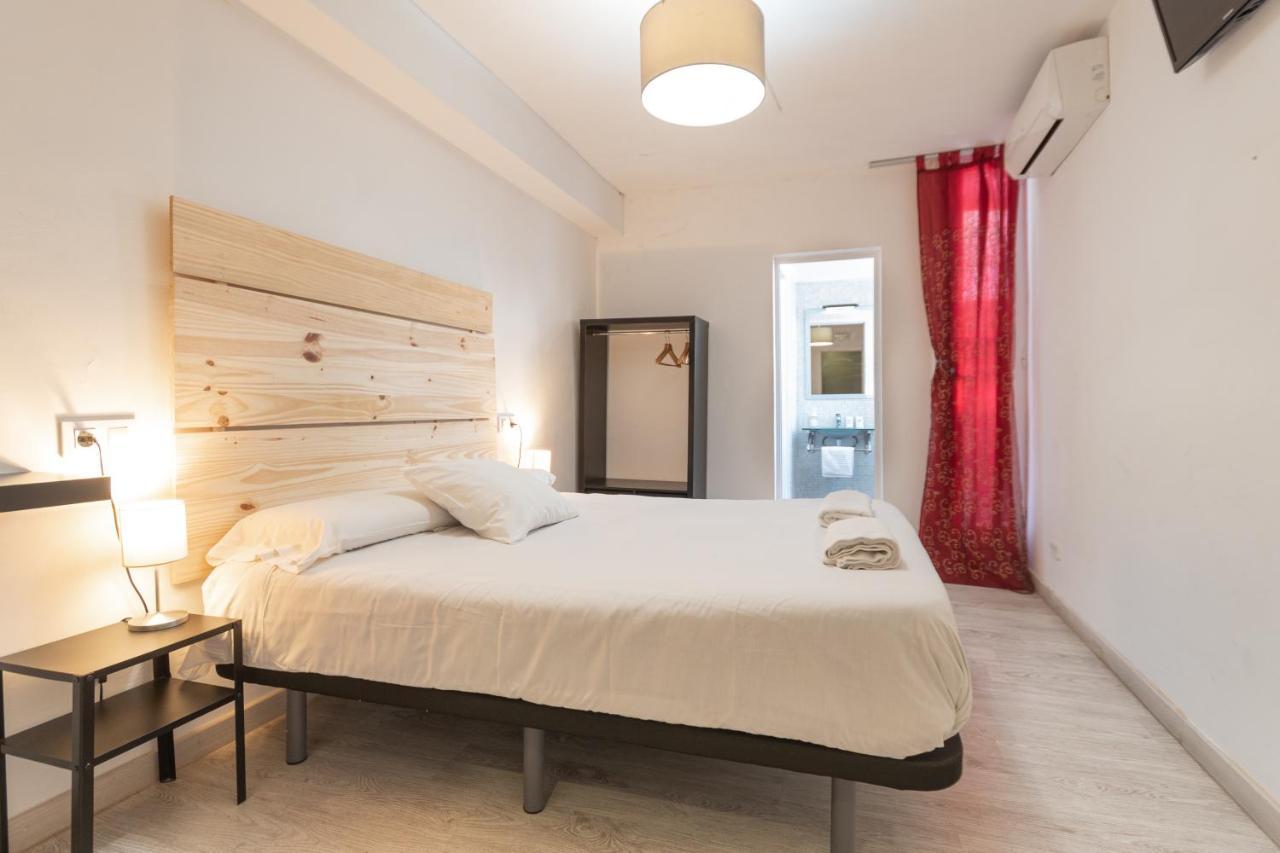 Hostel Easy Sants By Bossh! (Adults Only) Barcelona Exterior foto